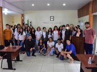 Estudantes da EEEFM Teófilo Paulino visitam a Câmara